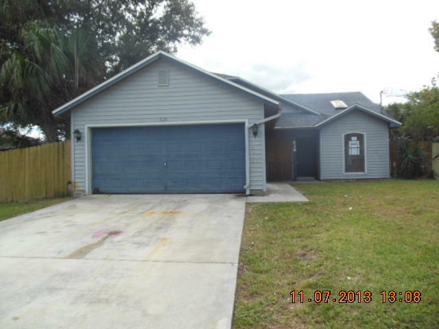 Property Photo:  626 SW Fair Avenue  FL 34953 