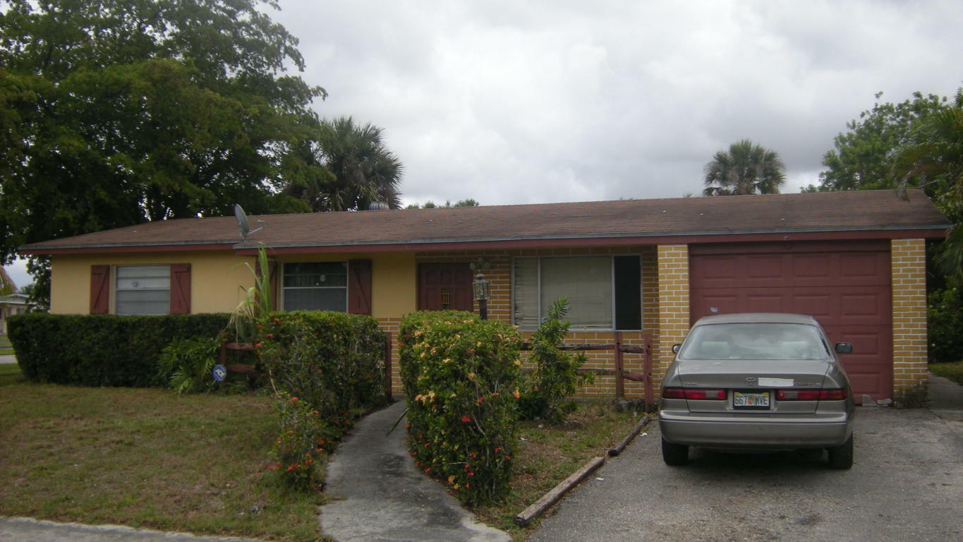 Property Photo:  6246 Fairgreen Road  FL 33417 