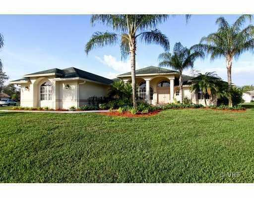 Property Photo: 1265 Longlea Terrace FL 33414