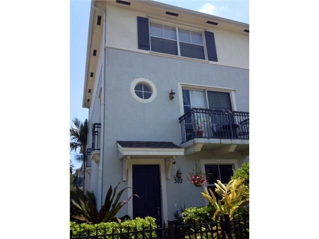 Property Photo:  302 NW 1st Street  FL 33444 