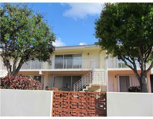 Property Photo: 371 SW 8 Street 2C FL 33432