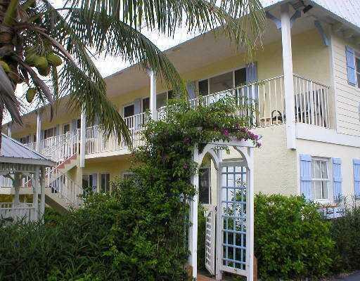 Property Photo:  1202 Palm Trail 4  FL 33483 