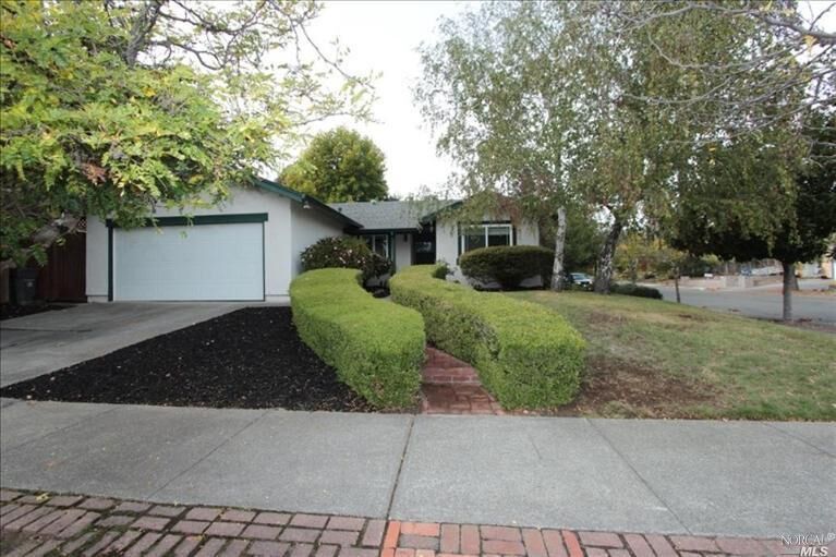 Property Photo:  1619 Cunningham Way  CA 95403 