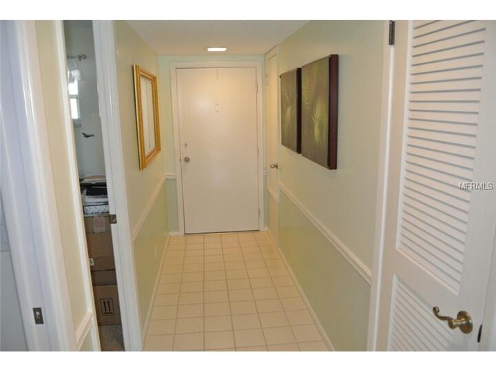 Property Photo: 512 W Venice Avenue 203 FL 34285