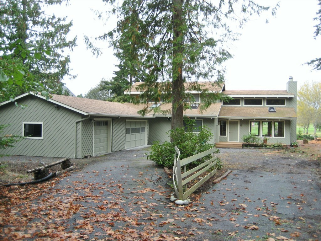 Property Photo:  305 Fairway Dr  WA 98250 