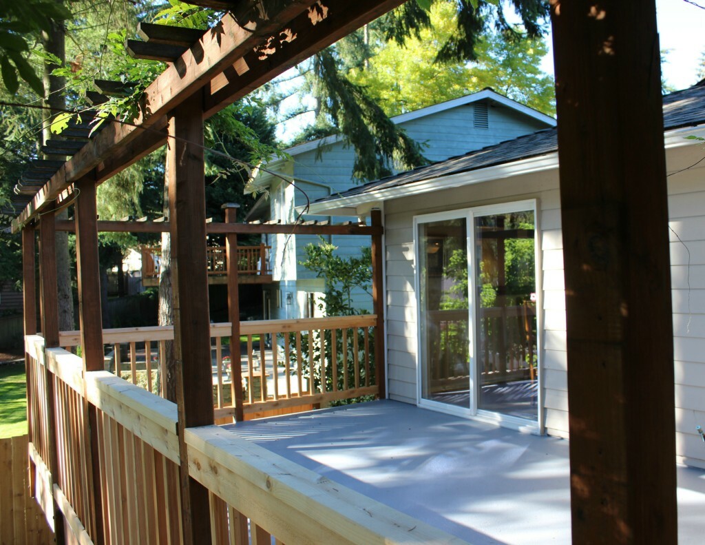 Property Photo:  220 218th Place SW  WA 98021 