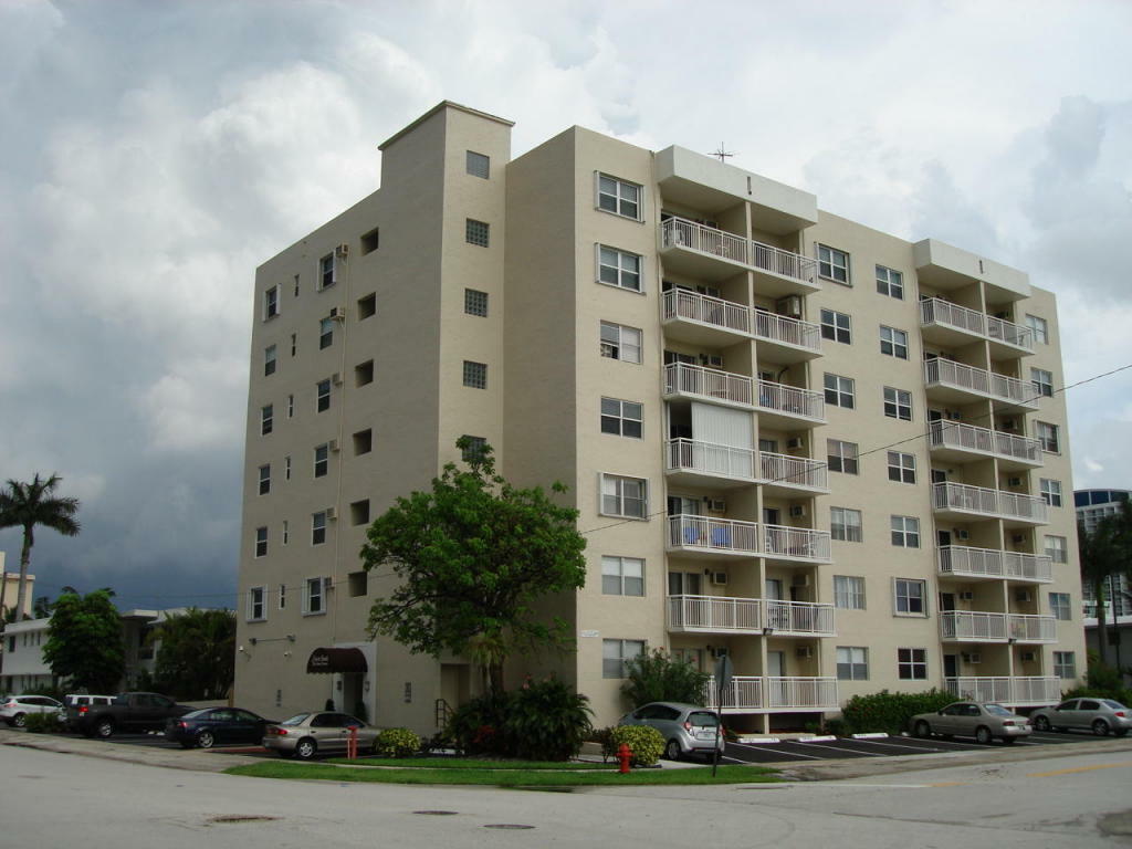 Property Photo:  720 Orton Avenue 302  FL 33304 