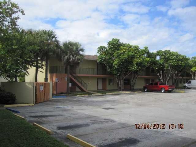 Property Photo:  4180 Lakeside Drive 4180  FL 33319 