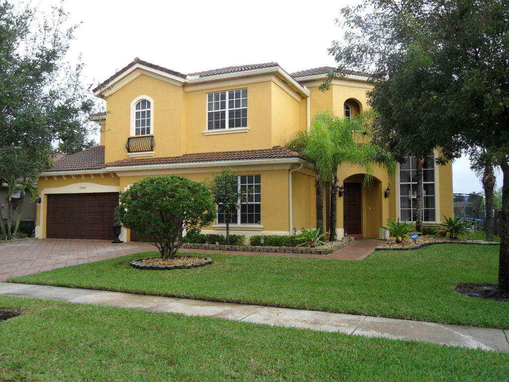 Property Photo:  10682 Oak Meadow Lane  FL 33449 