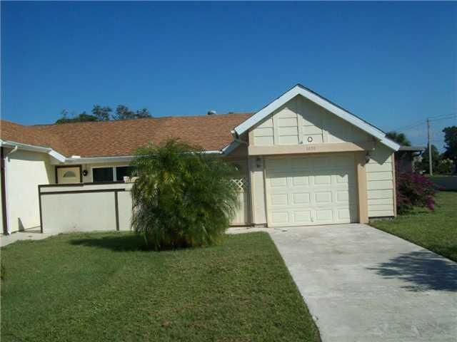 Property Photo:  1451 SE Larkwood Circle 0  FL 34952 