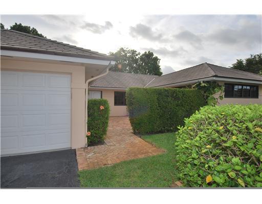 Property Photo:  3 Garden Drive  FL 33436 