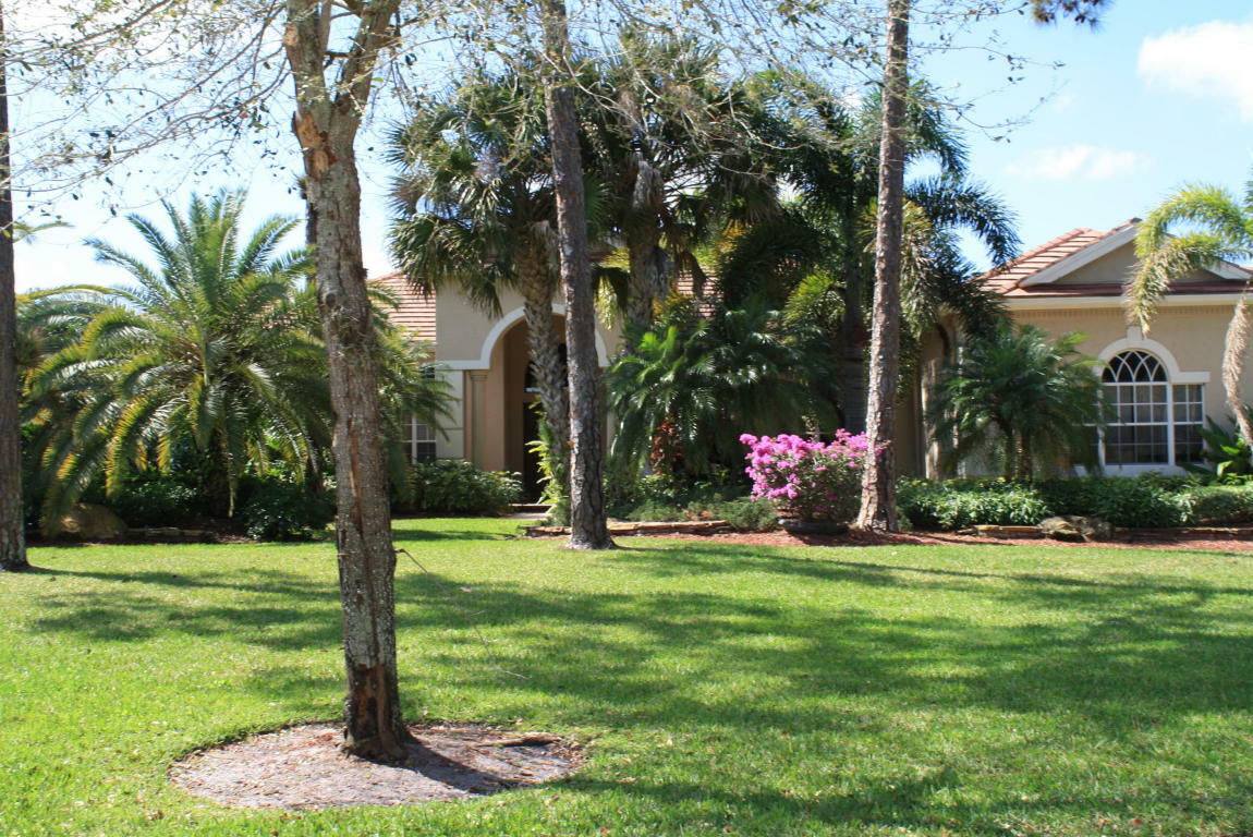 Property Photo: 17169 Gulf Pine Circle FL 33414