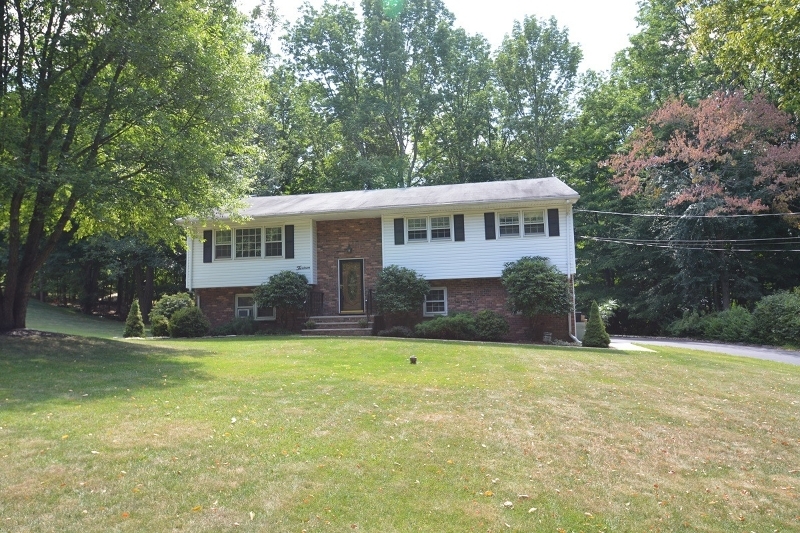 Property Photo:  13 Van Dorn Pl  NJ 07834 