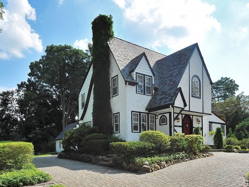 Property Photo: 201 Melrose Pl NJ 07450