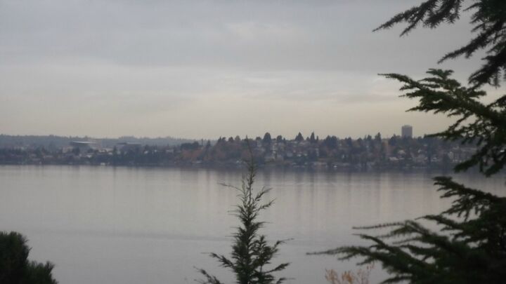 Property Photo: 5402 Lake Washington Blvd NE H WA 98033