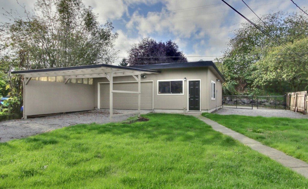 Property Photo:  4050 E G St  WA 98404 