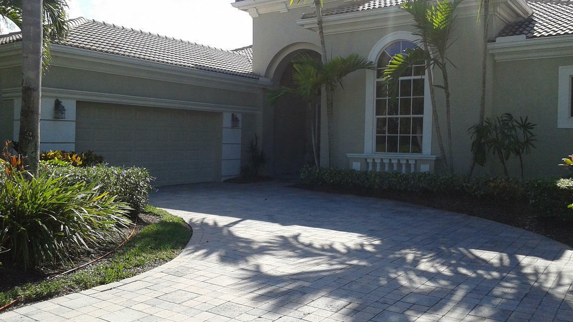 Property Photo:  8988 Lakes Boulevard  FL 33412 