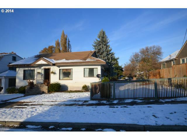 Property Photo: 601 E 9th St OR 97058