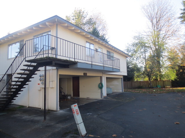 Property Photo: 426 213th Place SW 20D WA 98021