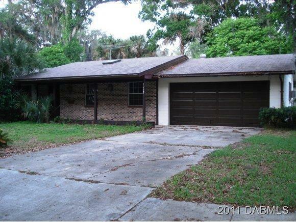 Property Photo: 2038 Anne Circle FL 32119