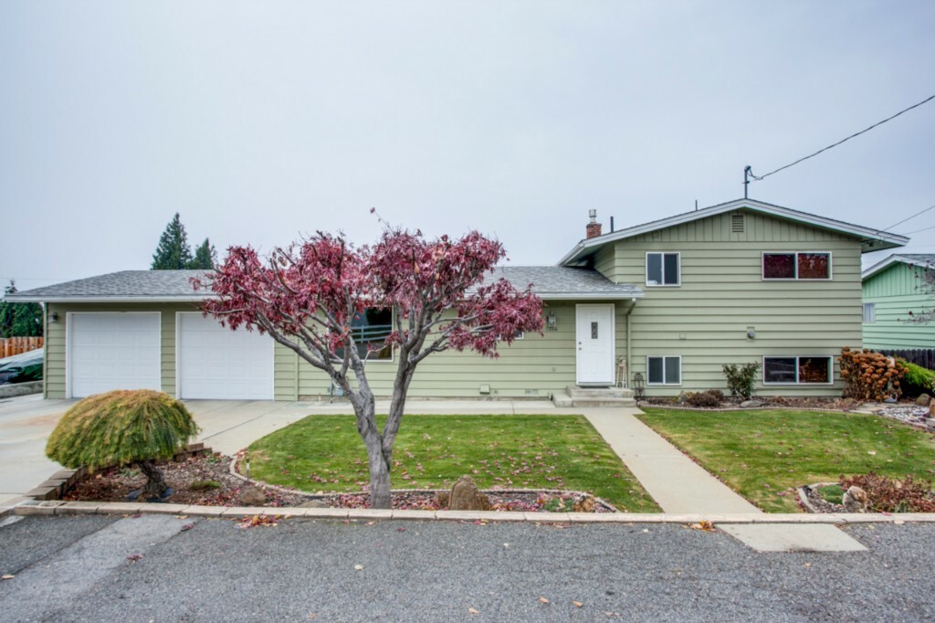 Property Photo: 1344 Fairmont Ave WA 98850