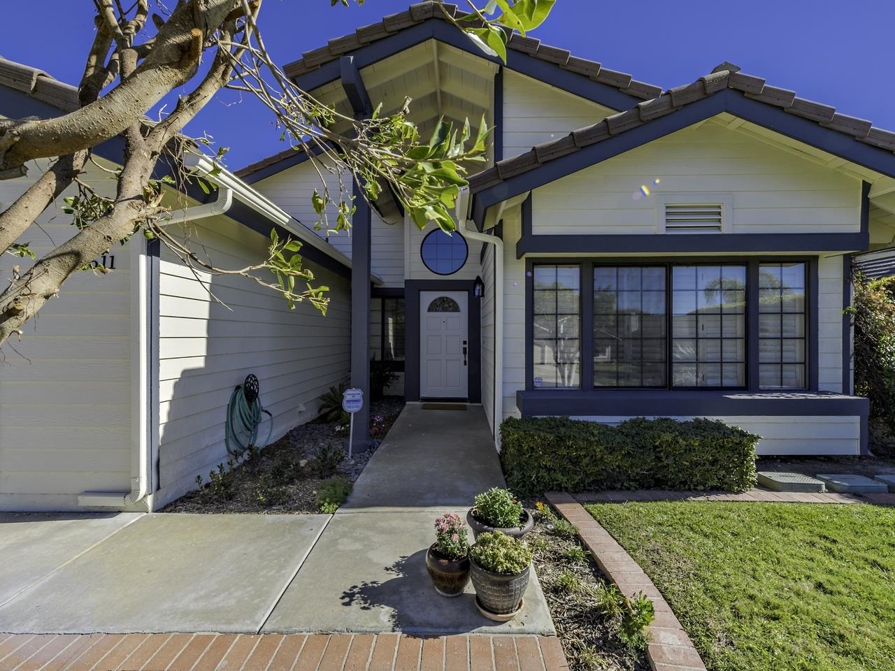 Property Photo: 1611 Hawk View Drive CA 92024