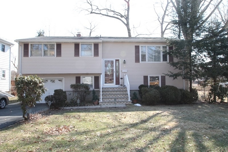 Property Photo:  6 Sussex Rd  NJ 07054 