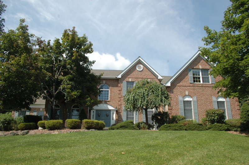 Property Photo:  11 Old Schoolhouse Road  NJ 08802 