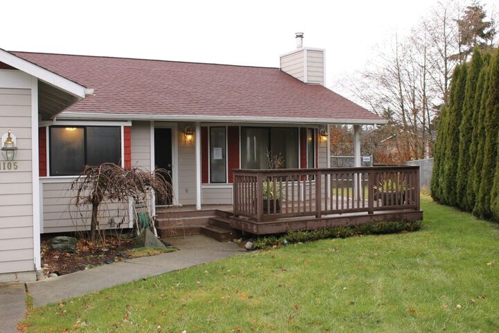 Property Photo: 1105 S 21st Ct WA 98273