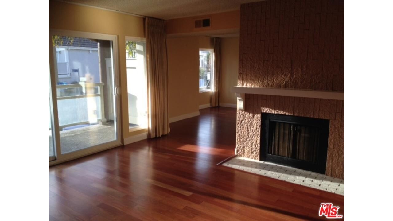 Property Photo:  4300 Via Dolce 103  CA 90292