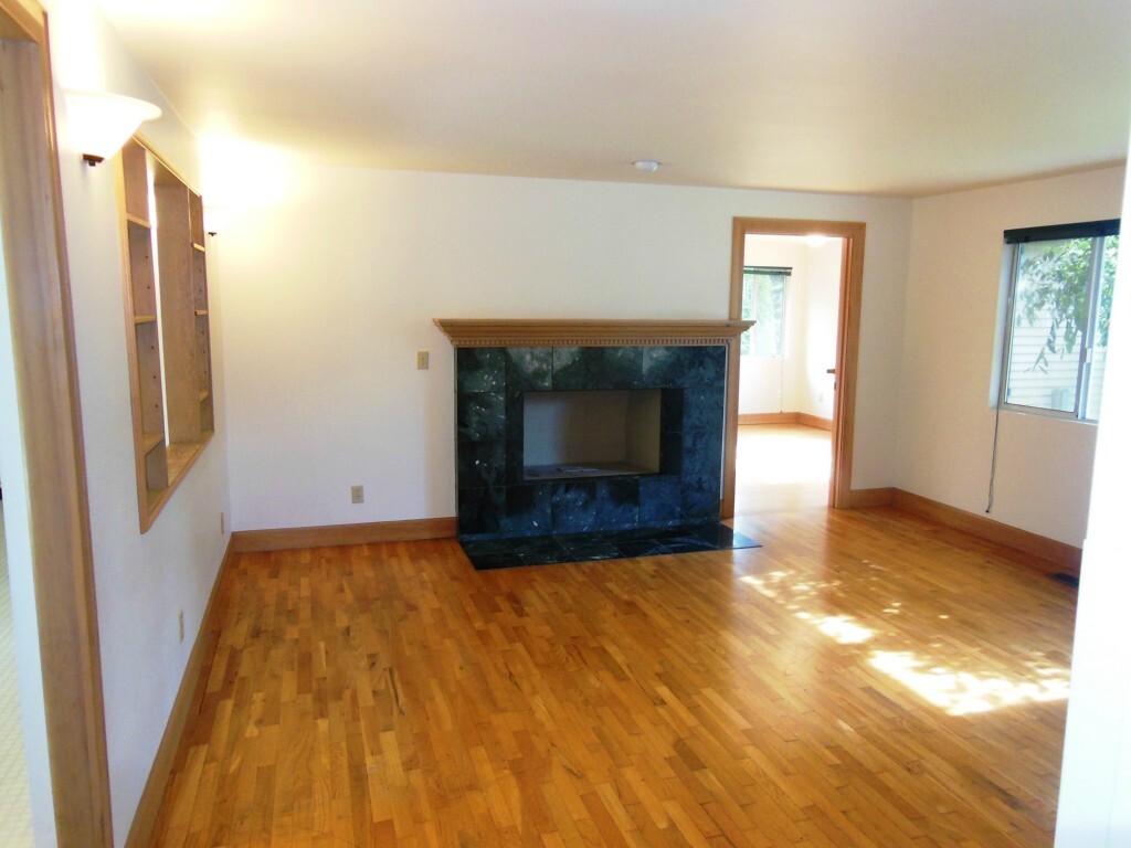 Property Photo: 23921 76th Ave W WA 98026