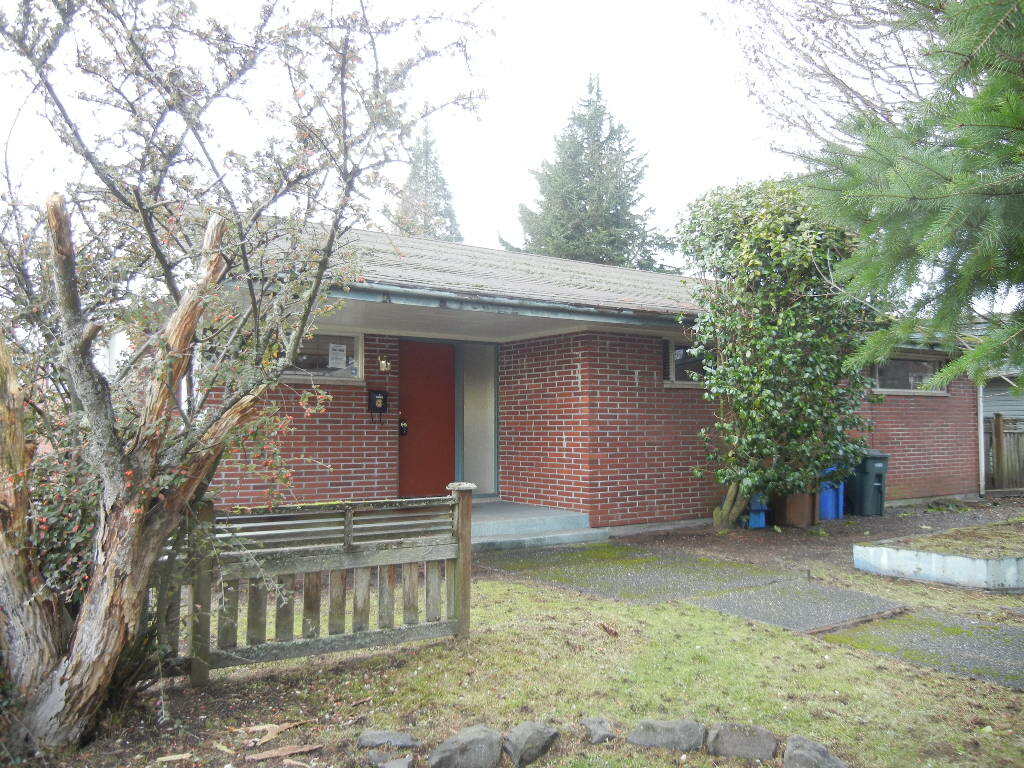 Property Photo: 2328 N Winnifred St WA 98406