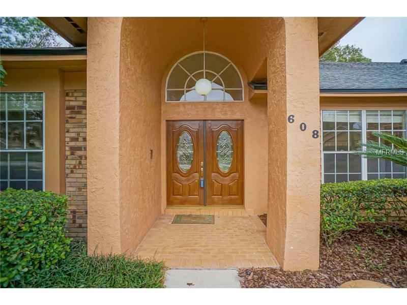 Property Photo: 608 Longmeadow Circle FL 32779