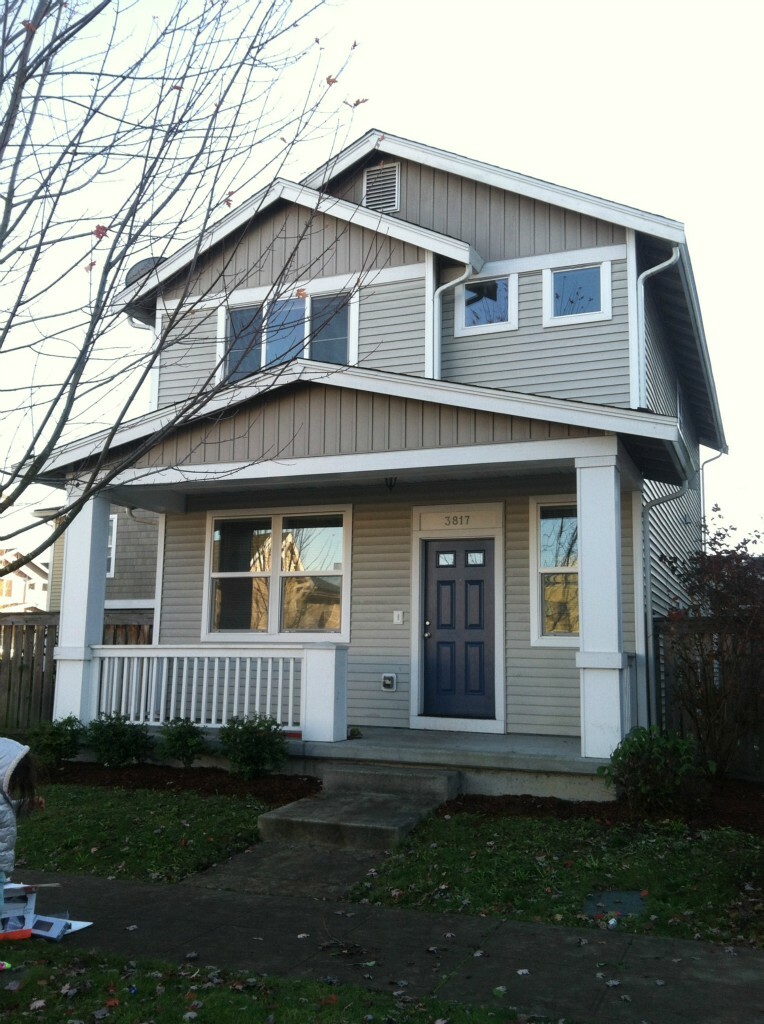 Property Photo: 3817 S Holly Park Dr WA 98118