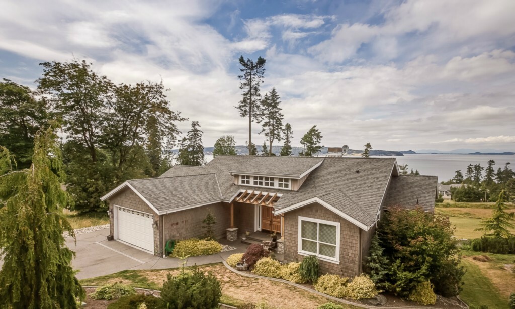 Property Photo: 420 Vanderlin Dr WA 98282