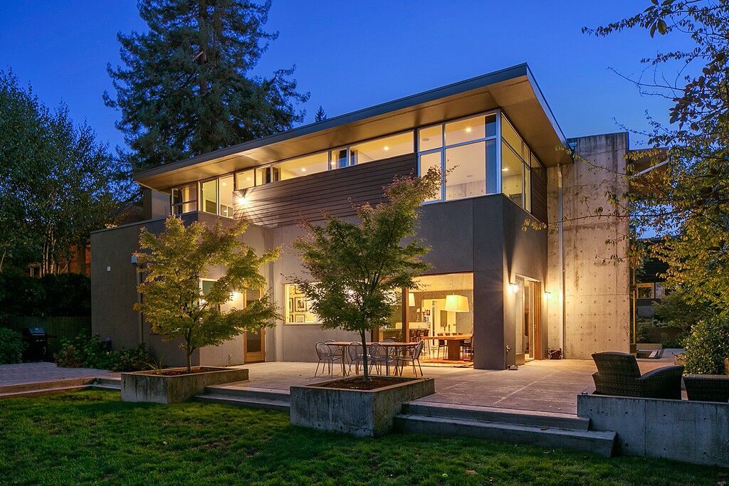 Property Photo: 1530 38th Avenue E WA 98112