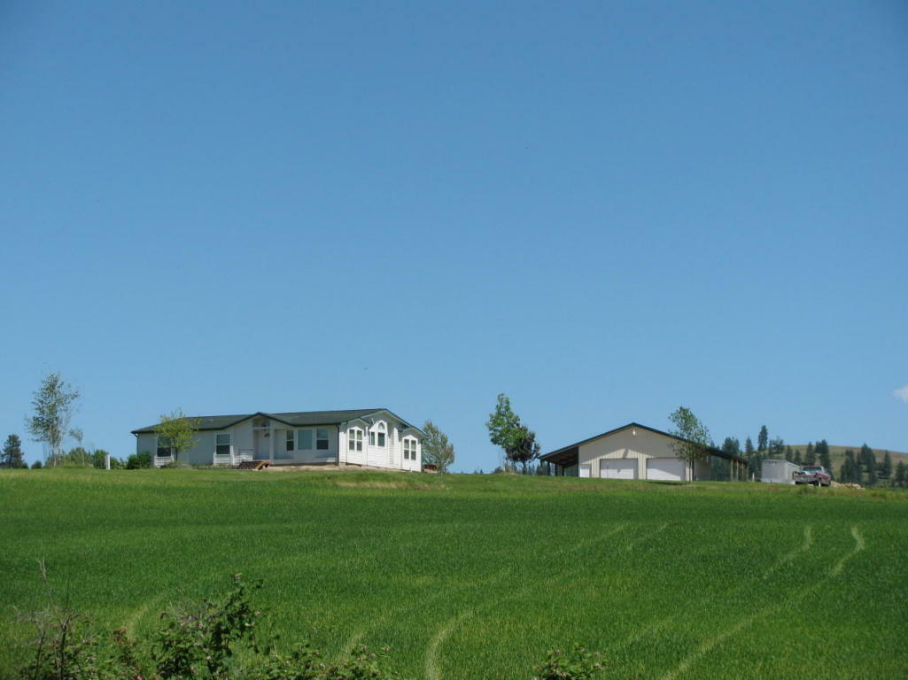 Property Photo:  363 Hotchkiss #D Rd  WA 99114 