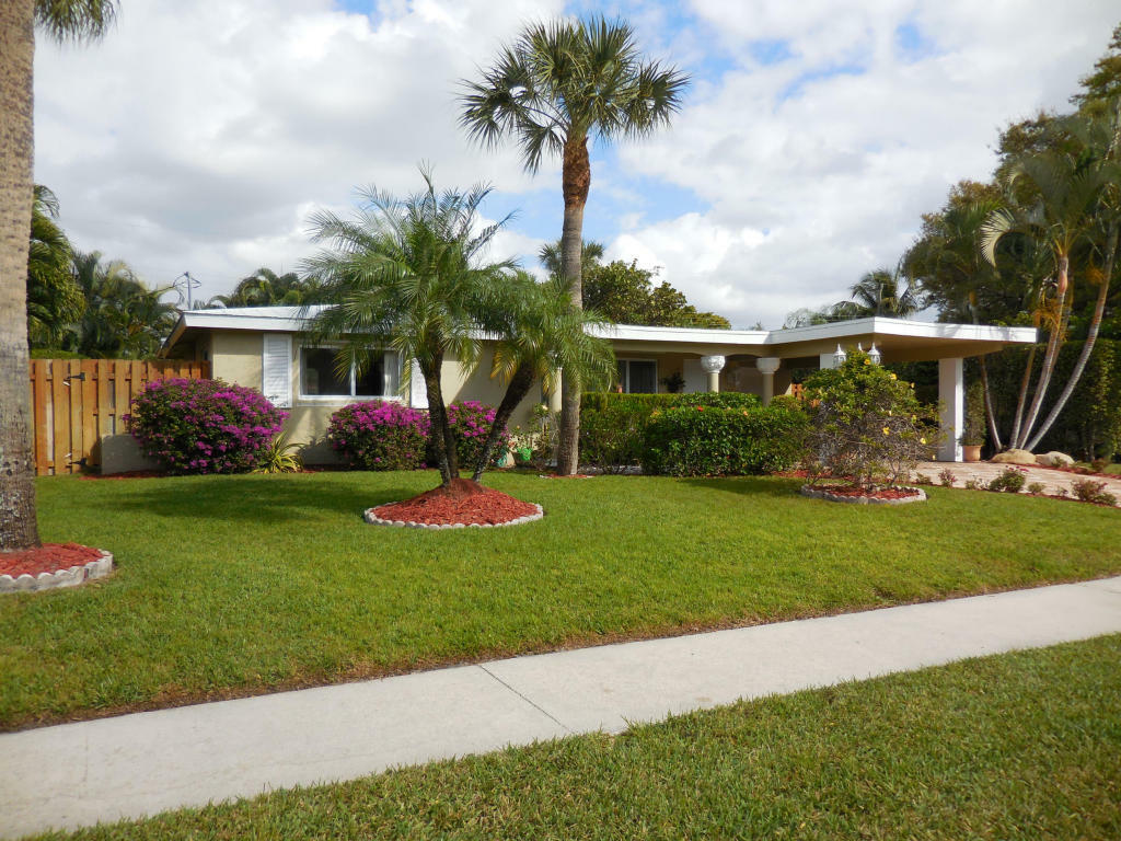 Property Photo:  781 SW 5th Street  FL 33486 