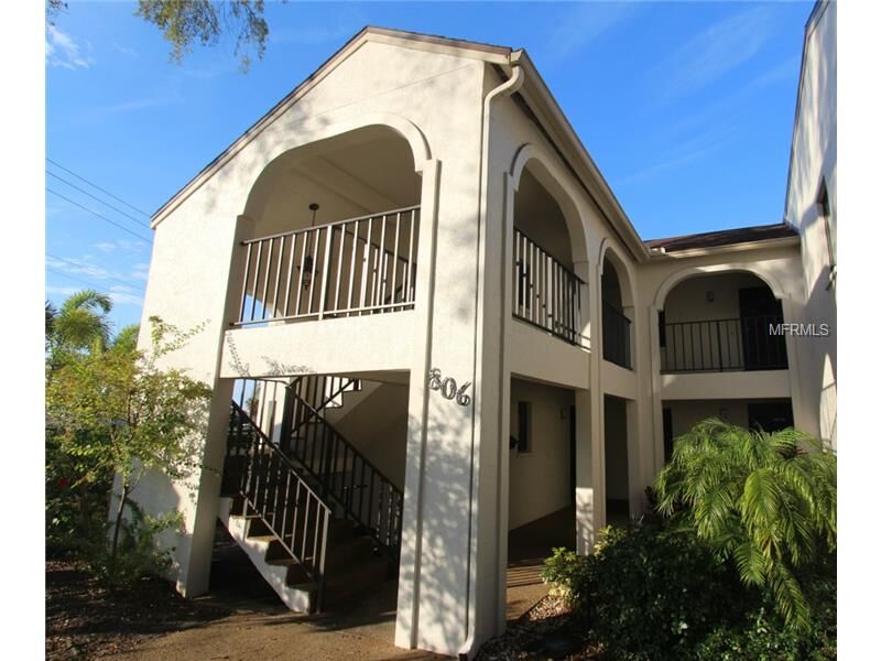 Property Photo: 806 Capri Isles Boulevard 215 FL 34292