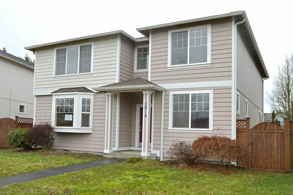 Property Photo:  2814 6th St SE  WA 98374 