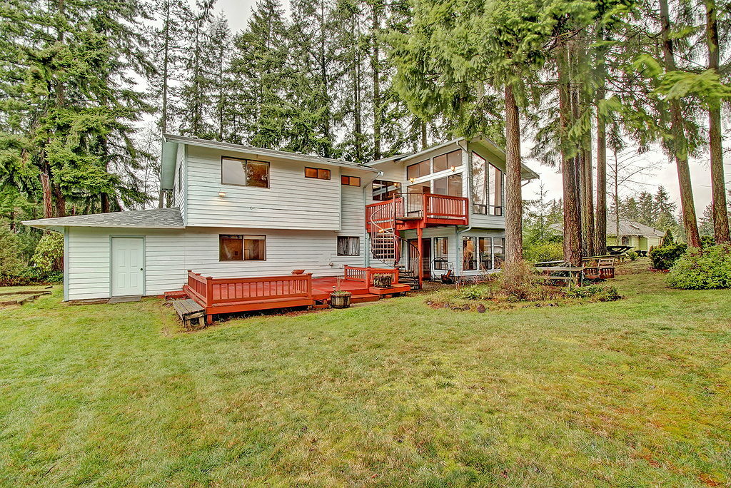 Property Photo:  24001 44th Ave W  WA 98043 