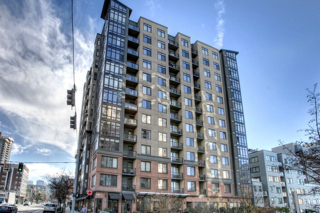 Property Photo:  2721 1st Ave 607  WA 98121 