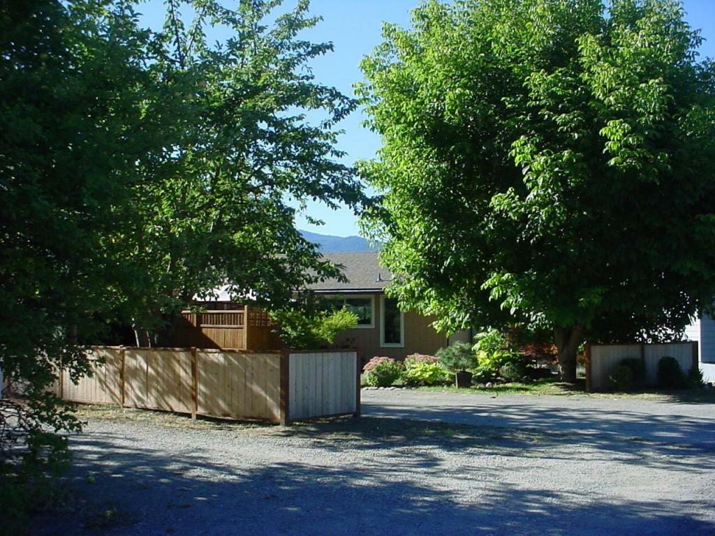 Property Photo:  1455 Larch St  WA 99141 