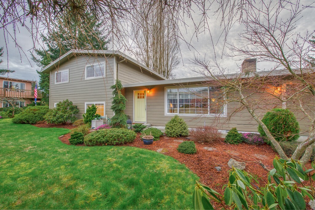 Property Photo:  8720 216th St SW  WA 98026 