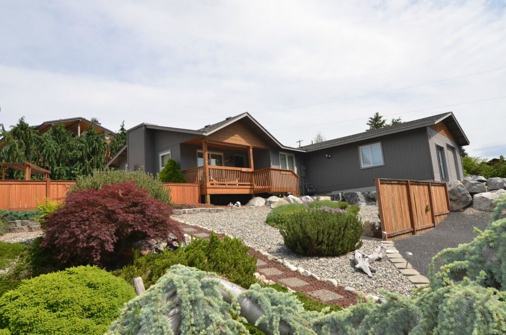Property Photo: 213 Pine Crest WA 98831