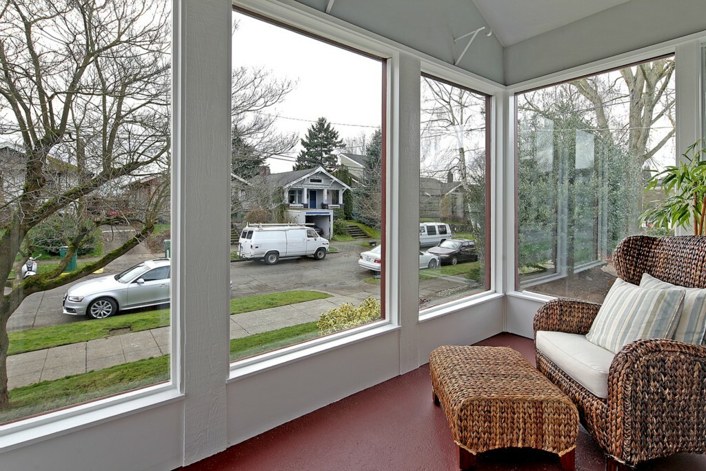 Property Photo:  1716 N 47th St  WA 98103 