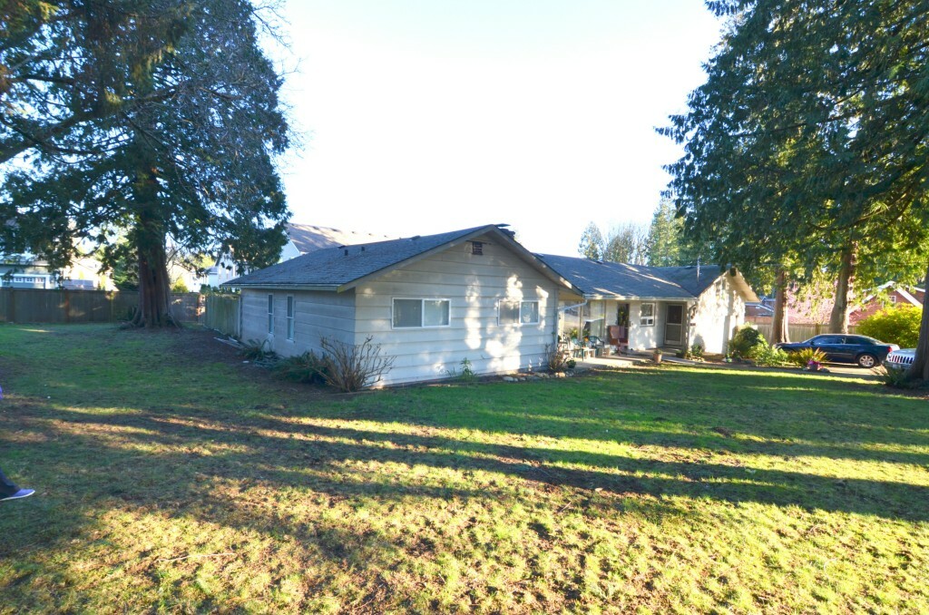 Property Photo:  21417 35th Ave SE  WA 98021 