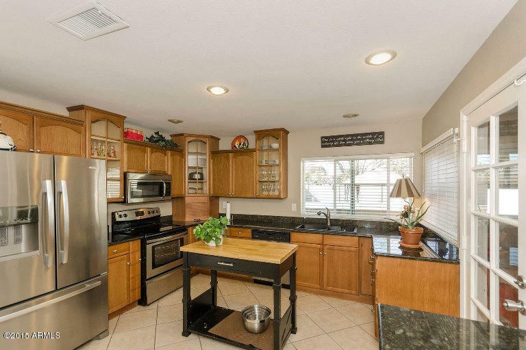 Property Photo:  2204 S Beverly Circle  AZ 85210 
