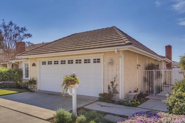 Property Photo:  4 Sanderling  CA 92604 