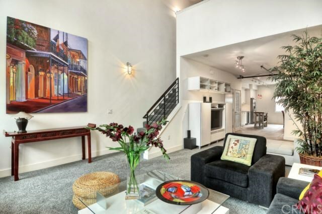 Property Photo:  910 E Santa Ana Boulevard  CA 92701 